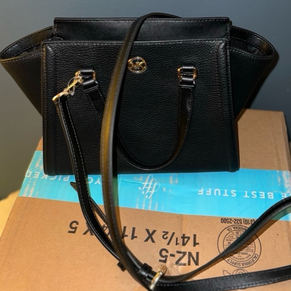 Michael Kors Freya Satchel (Black, NWT)
